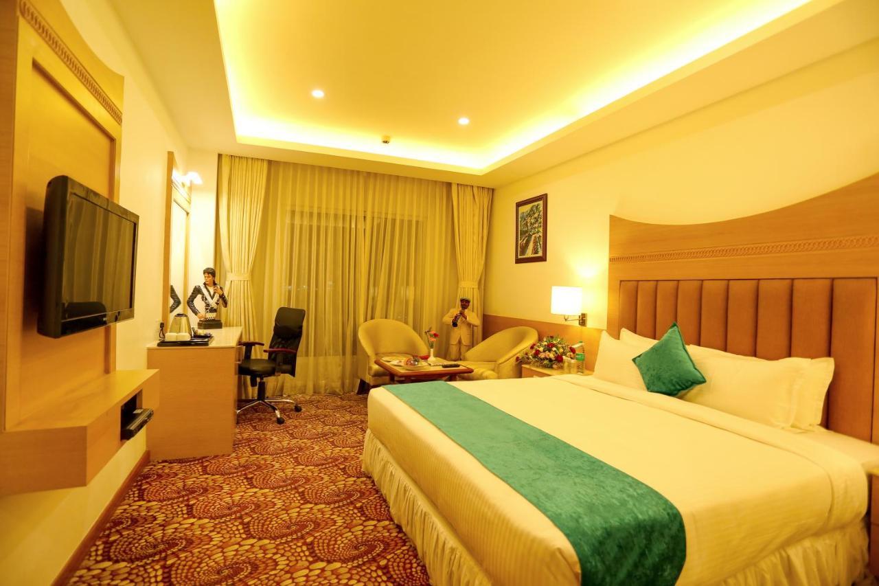 Sivaraj Inn Salem Bagian luar foto