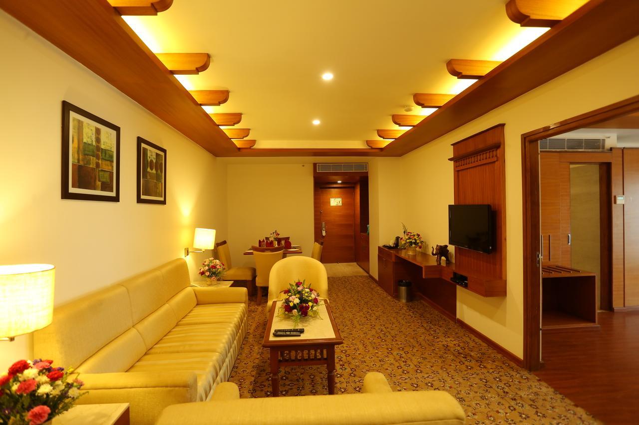 Sivaraj Inn Salem Bagian luar foto
