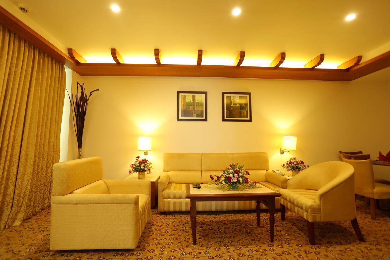 Sivaraj Inn Salem Bagian luar foto