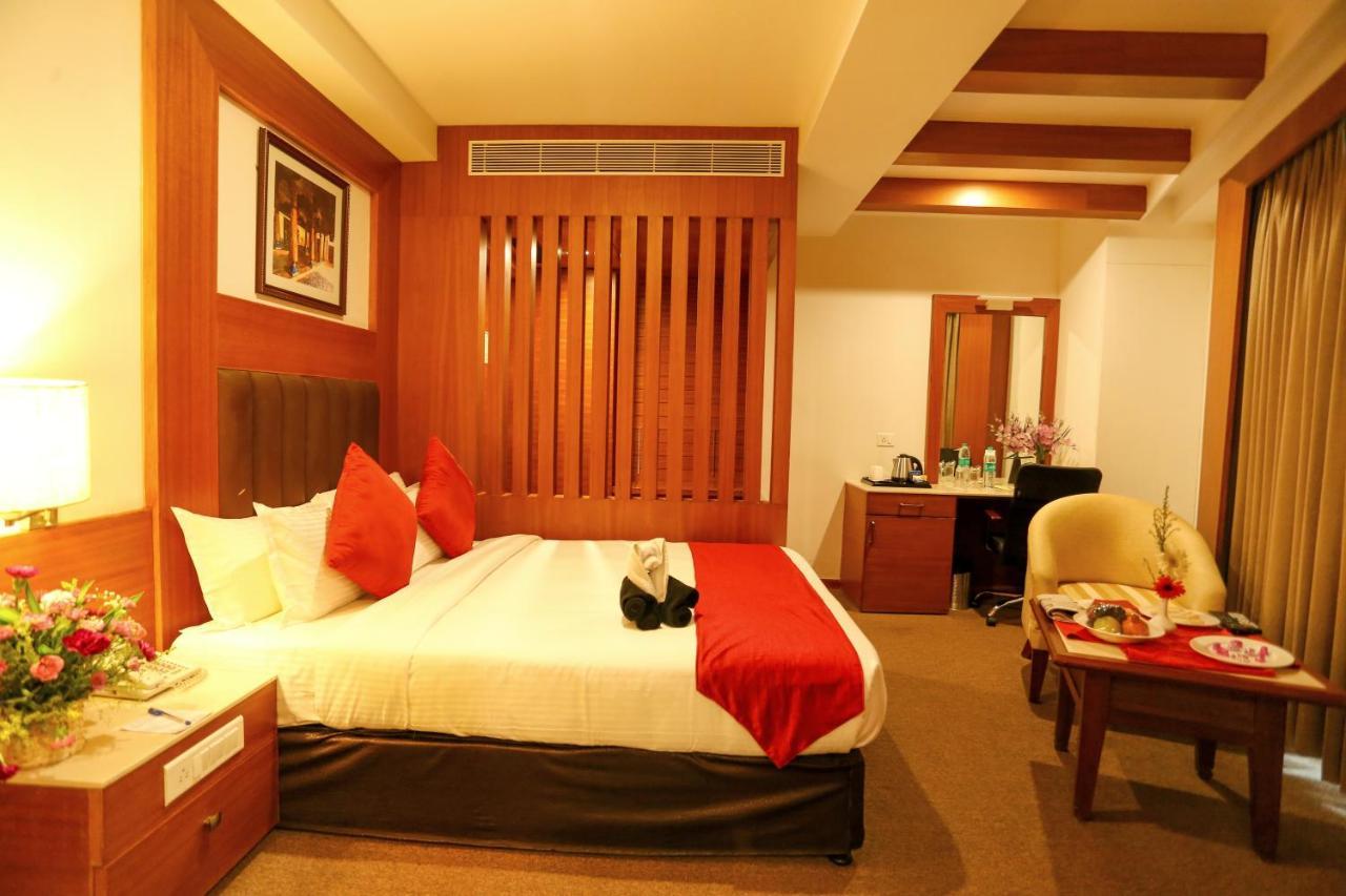 Sivaraj Inn Salem Bagian luar foto