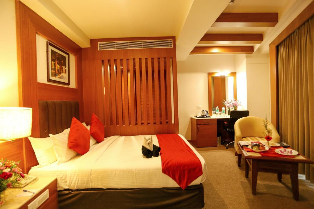 Sivaraj Inn Salem Bagian luar foto